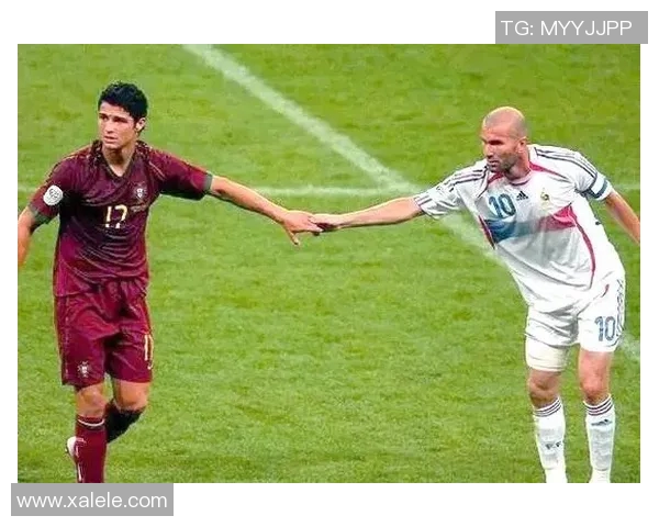 现役22号足球明星的传奇之路与场上精彩瞬间回顾